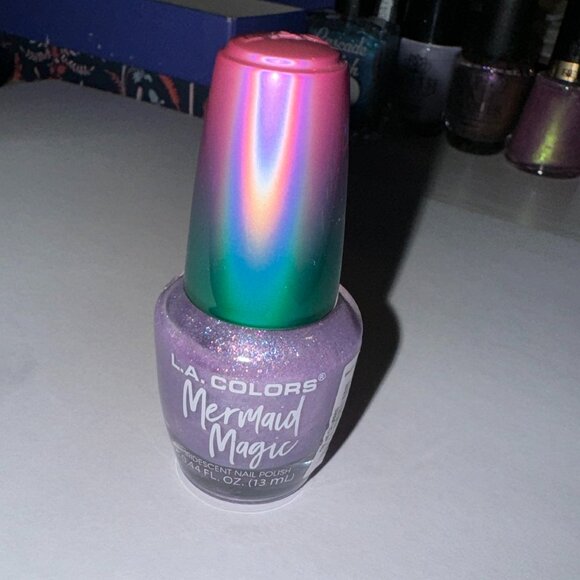 L.A. COLORS Mermaid Magic Nail Polish in Charms - Picture 3 of 5